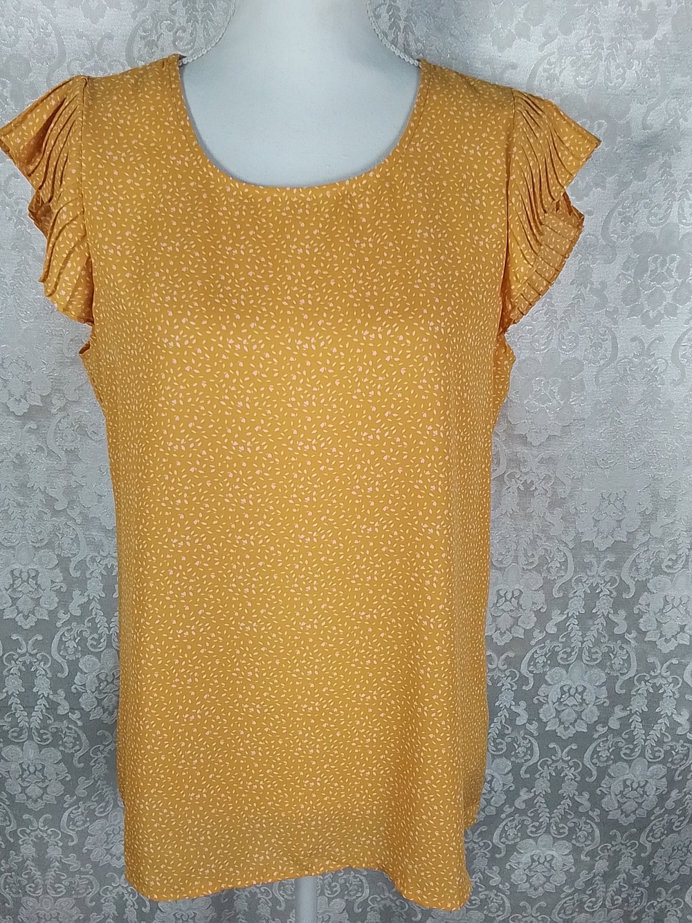 Adrianna Papell mustard yellow short pleated sleeve blouse size M